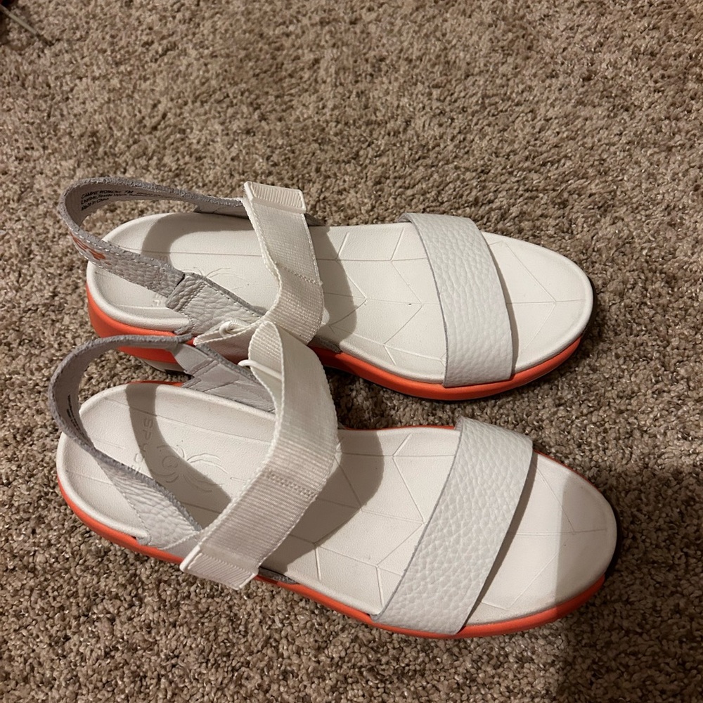 Spyder wedge sandals size 7